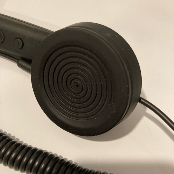 Retro Hand Held Phone for iPhone - Picture 5 of 7